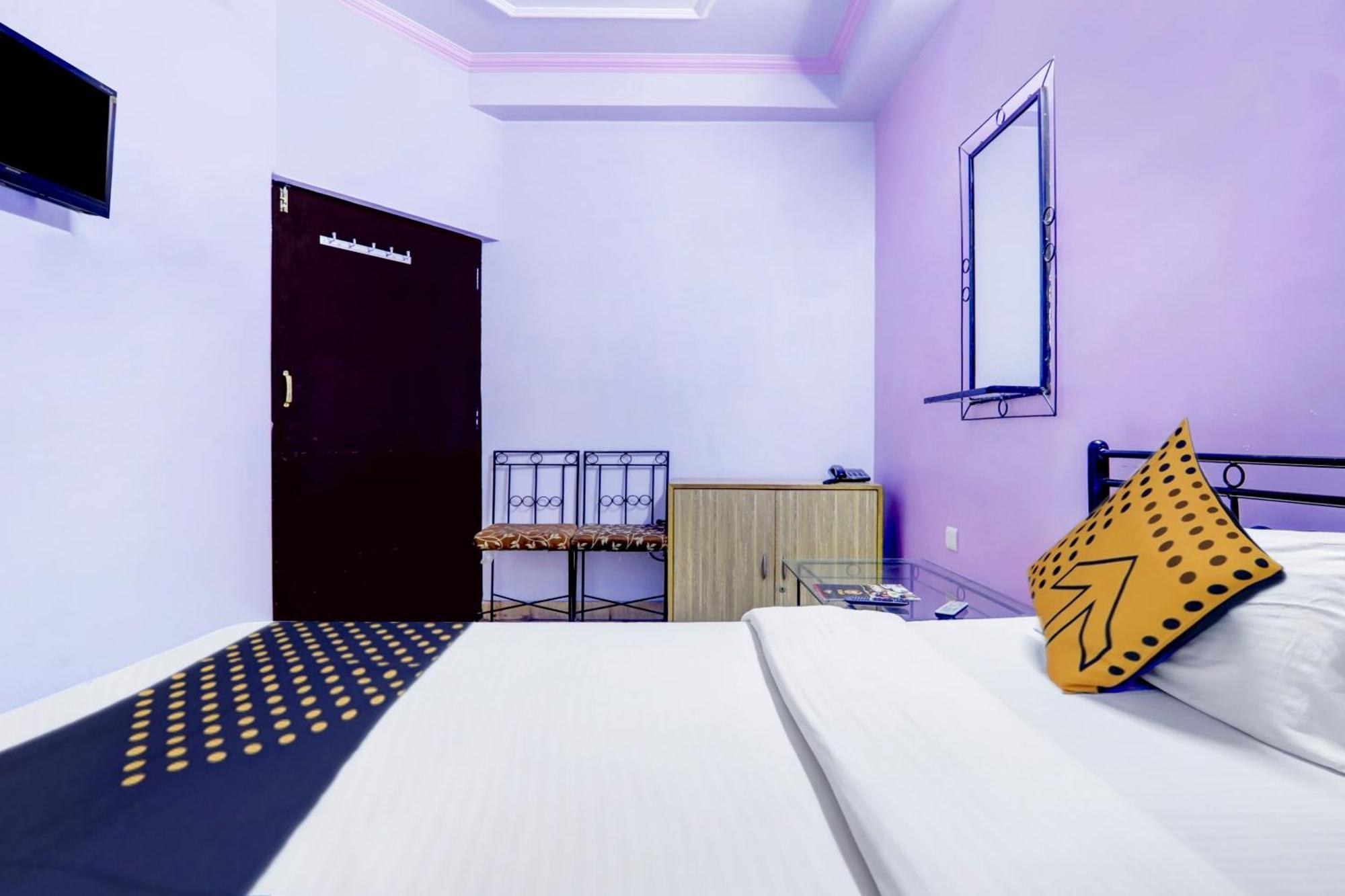 SPOT ON 39561 Hotel Deep Jaipur Buitenkant foto